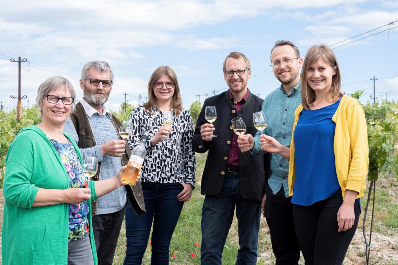 Weingut Zur Schlafmuetze Ξενοδοχείο Herrnbaumgarten Εξωτερικό φωτογραφία